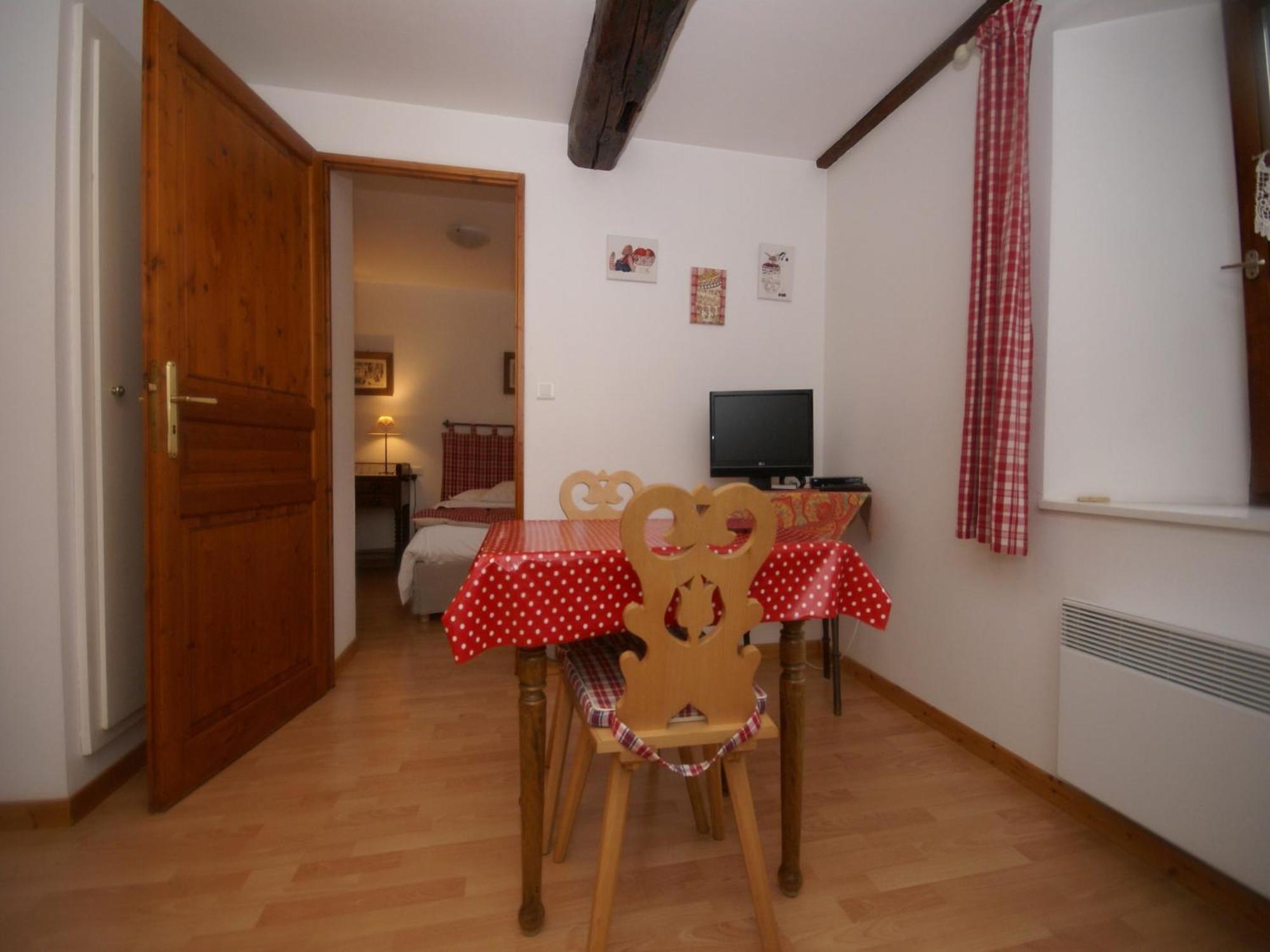An Apartment In A 17Th Century Wine Grower S House Рикевір Екстер'єр фото